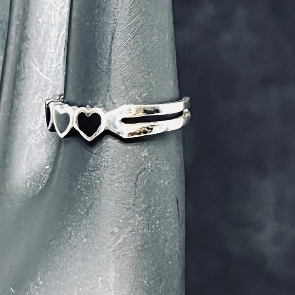 Marsala Company Sterling Silver W/Black Enamel Hearts Adjustable Toe Ring (R315) - Picture 2 of 5
